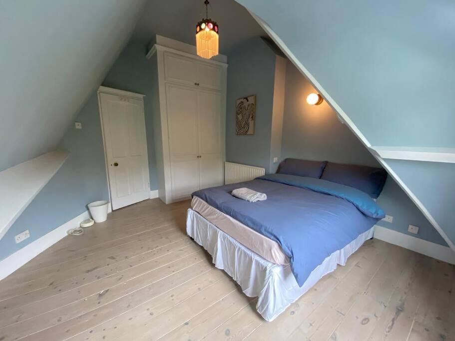 #chic 6-bedroom London Retreat# Holiday home *