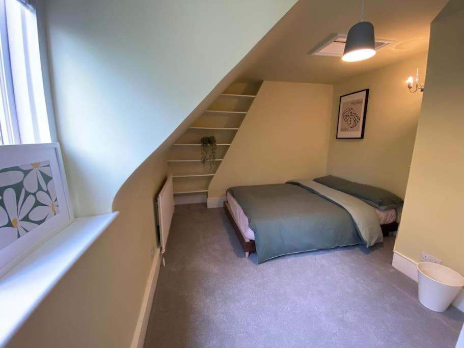 #chic 6-bedroom London Retreat# Vakantiehuis Plumstead (Greater London)