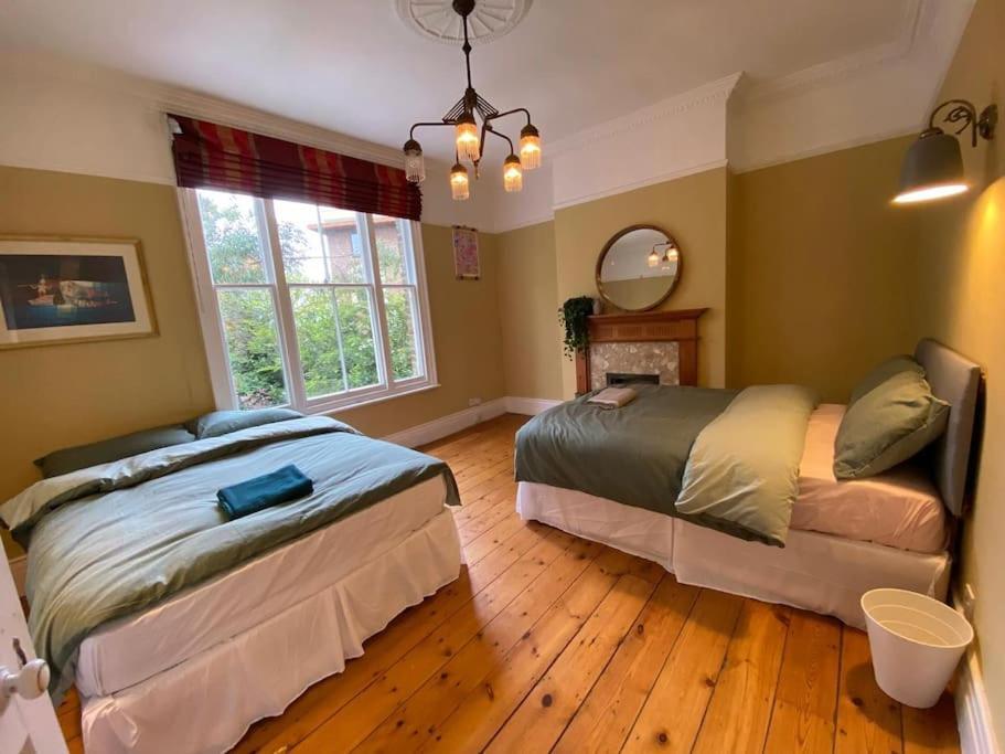 #chic 6-bedroom London Retreat# Vakantiehuis *